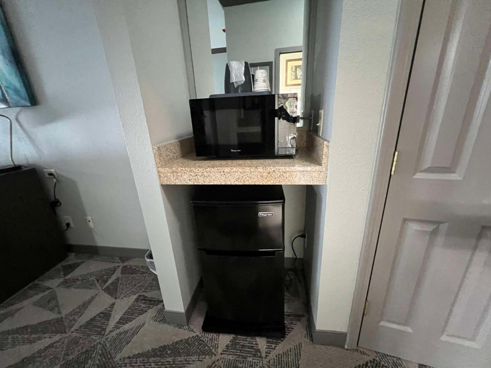 Big Country & Suites, Surestay Collection By Bw 3*