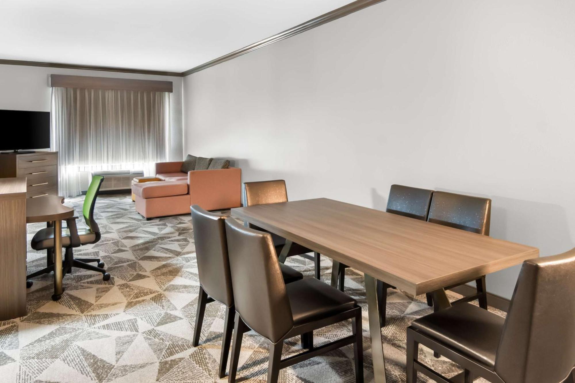 Hotel Big Country & Suites, Surestay Collection By Bw