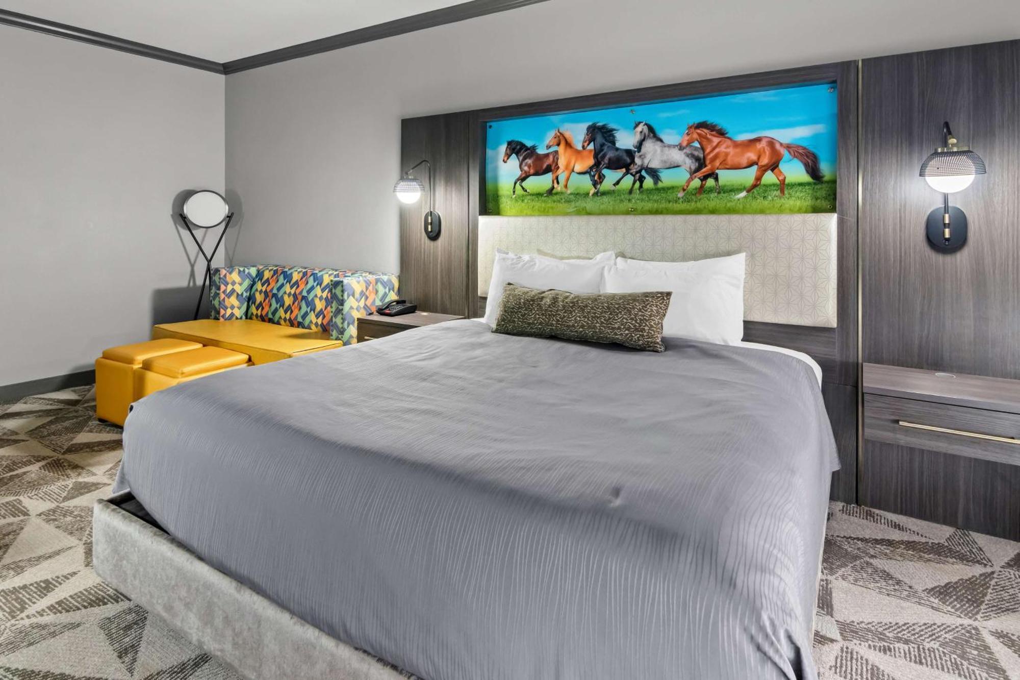 Big Country & Suites, Surestay Collection By Bw