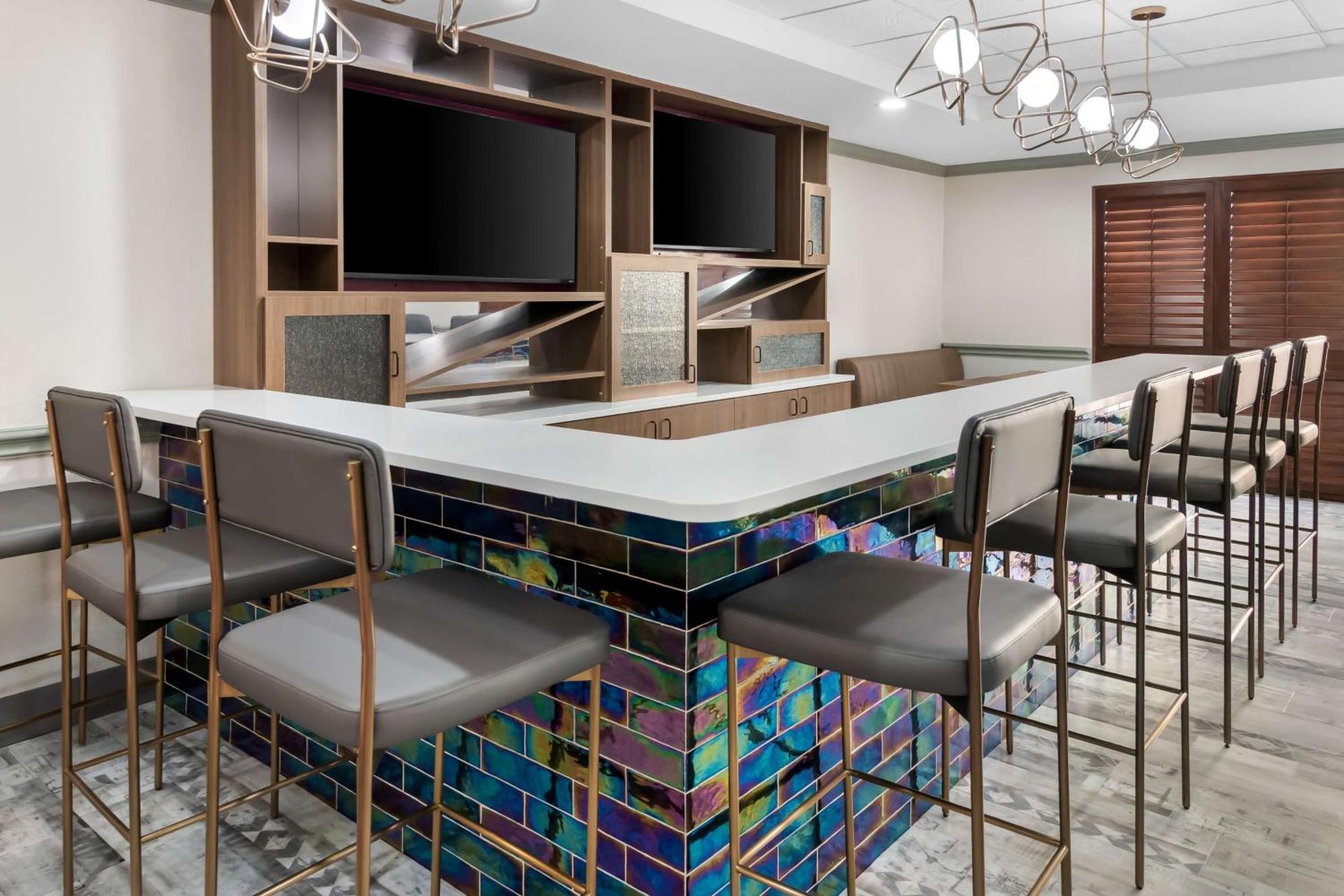 Big Country & Suites, Surestay Collection By Bw