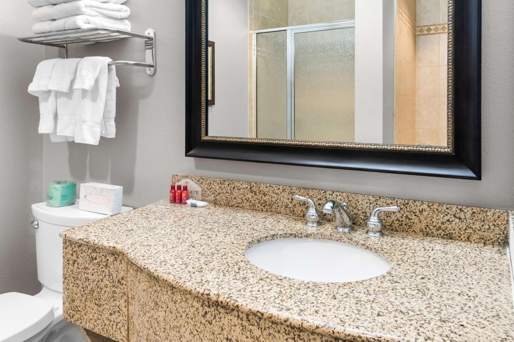 Big Country & Suites, Surestay Collection By Bw